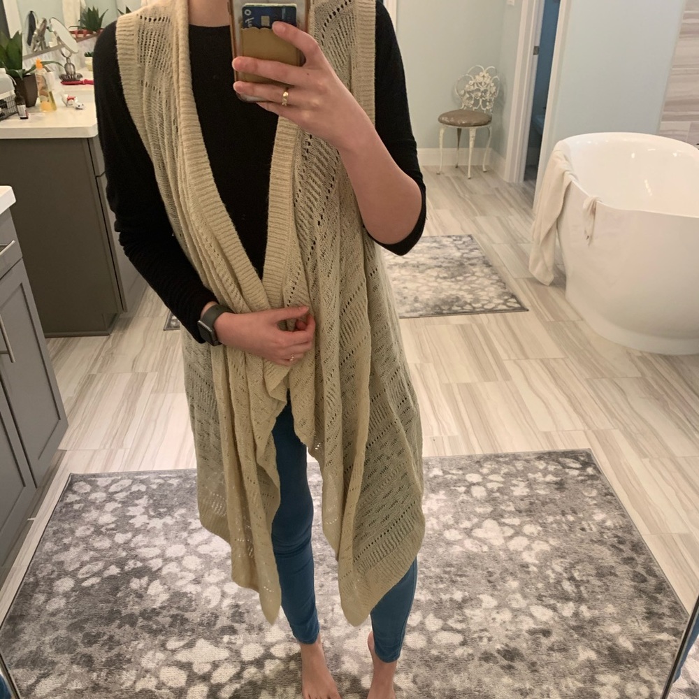 Trendy Crem knit cardigan / shall / sweater